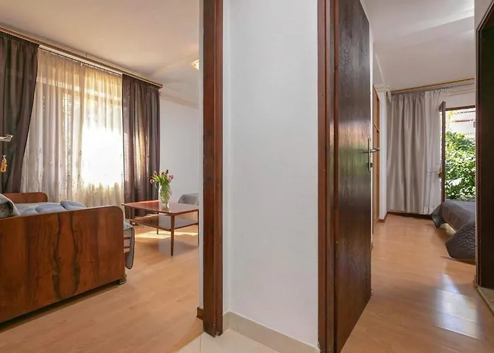 Sunset 2 アパート ポレッチ